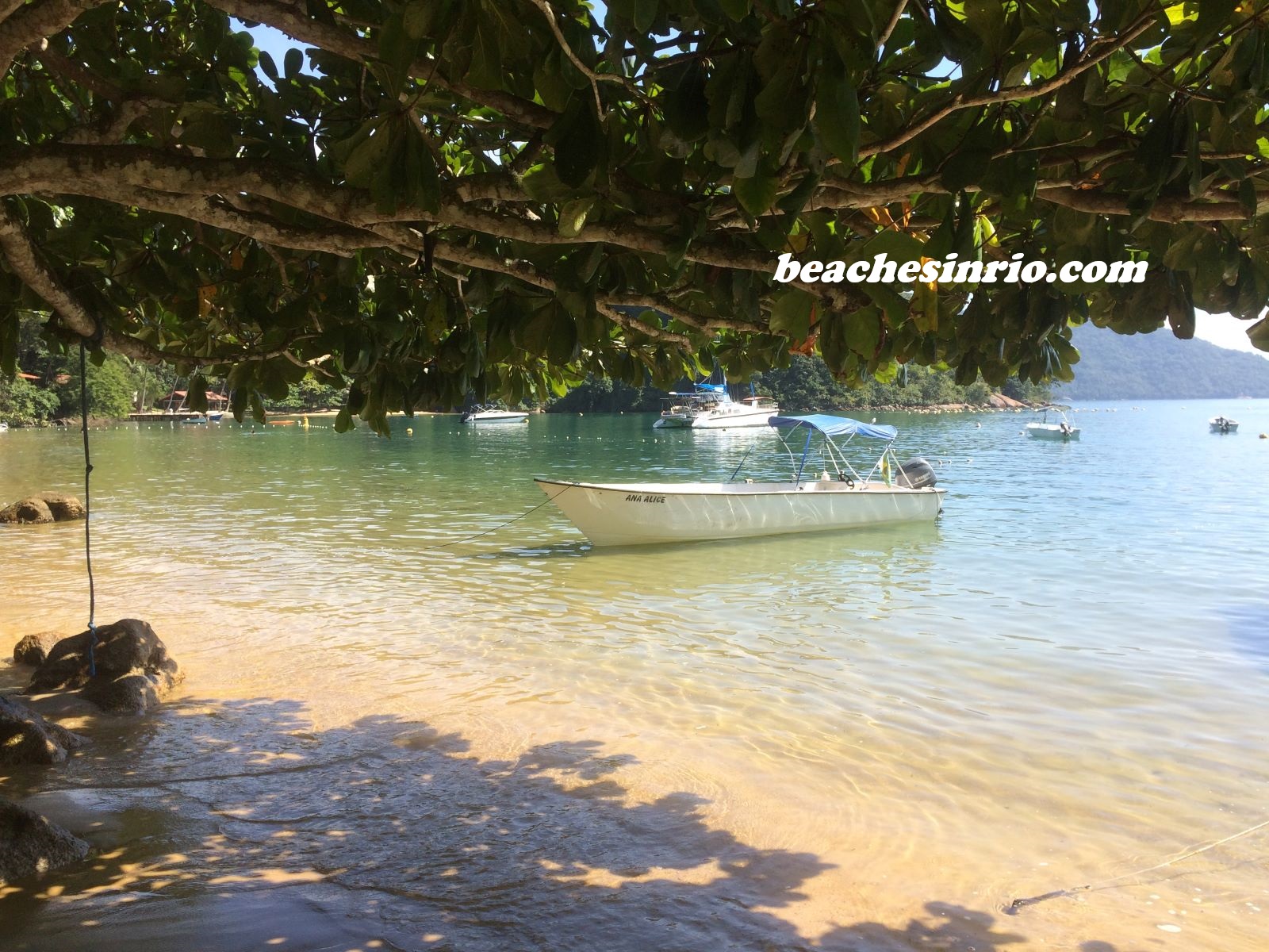 Best Beaches Near Vila do Abraão (Ilha Grande): Discover Abraãozinho Beach